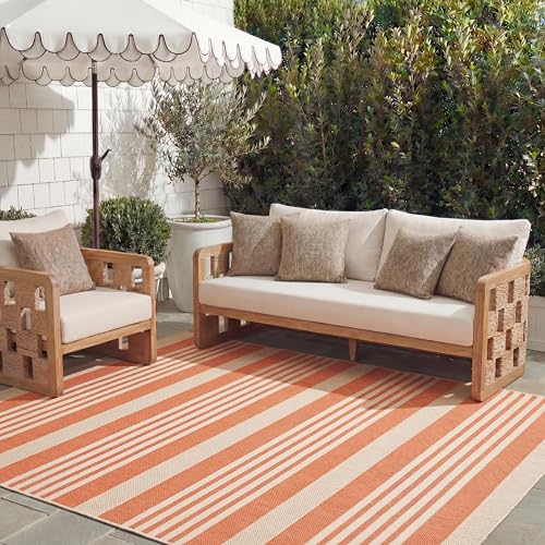 SAFAVIEH Courtyard 6'7" x 9'6"