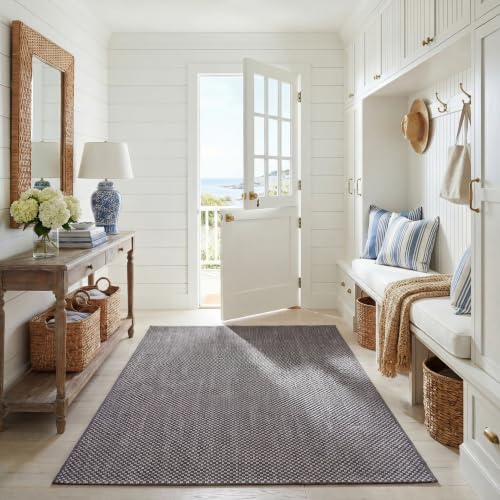 SAFAVIEH 6'7" x 9'6" Black & Beige