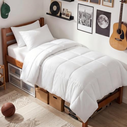 EASELAND Twin Size Down Alternative Comforter