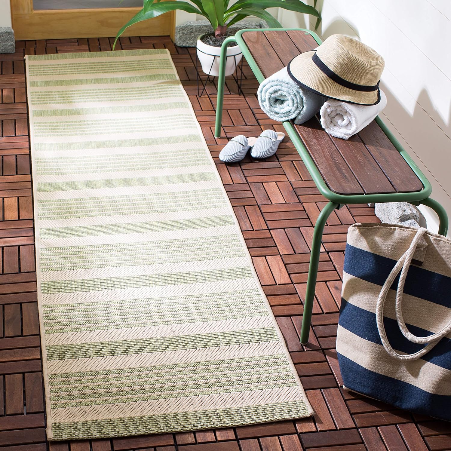 SAFAVIEH Courtyard 2'3" x 10' (Beige & Sweet Pea)