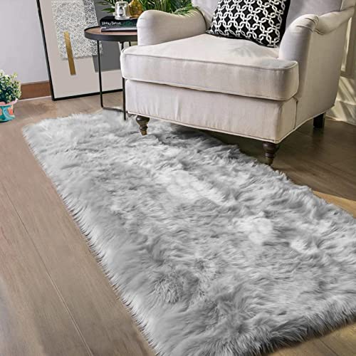 Latepis Grey Fluffy Runner 2x5