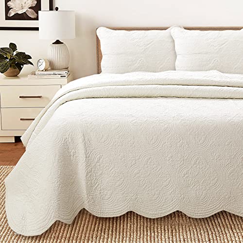 Cozy Line Victorian Medallion Quilt Set