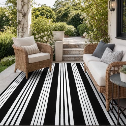 Tiveney 5' x 7' Black & Khaki Rug