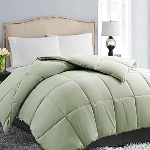 EASELAND California King Down Alternative Comforter