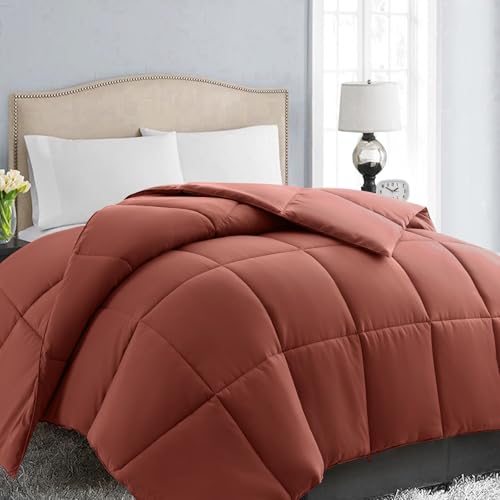 EASELAND Queen Size Down Alternative Comforter - Quilted Duvet Insert for All Seasons, Soft Lightweight with Corner Tabs, Terracotta 88x88 Inches